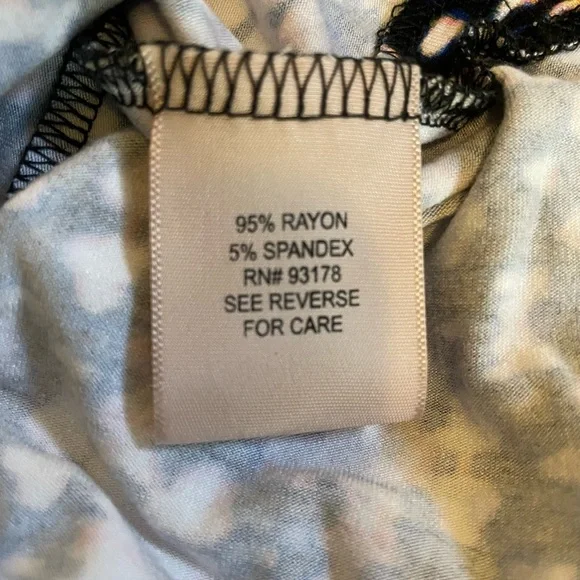 Philosophy Print Tunic Top Black, Blue, and Pink, Size 1X New - Picture 7 of 8